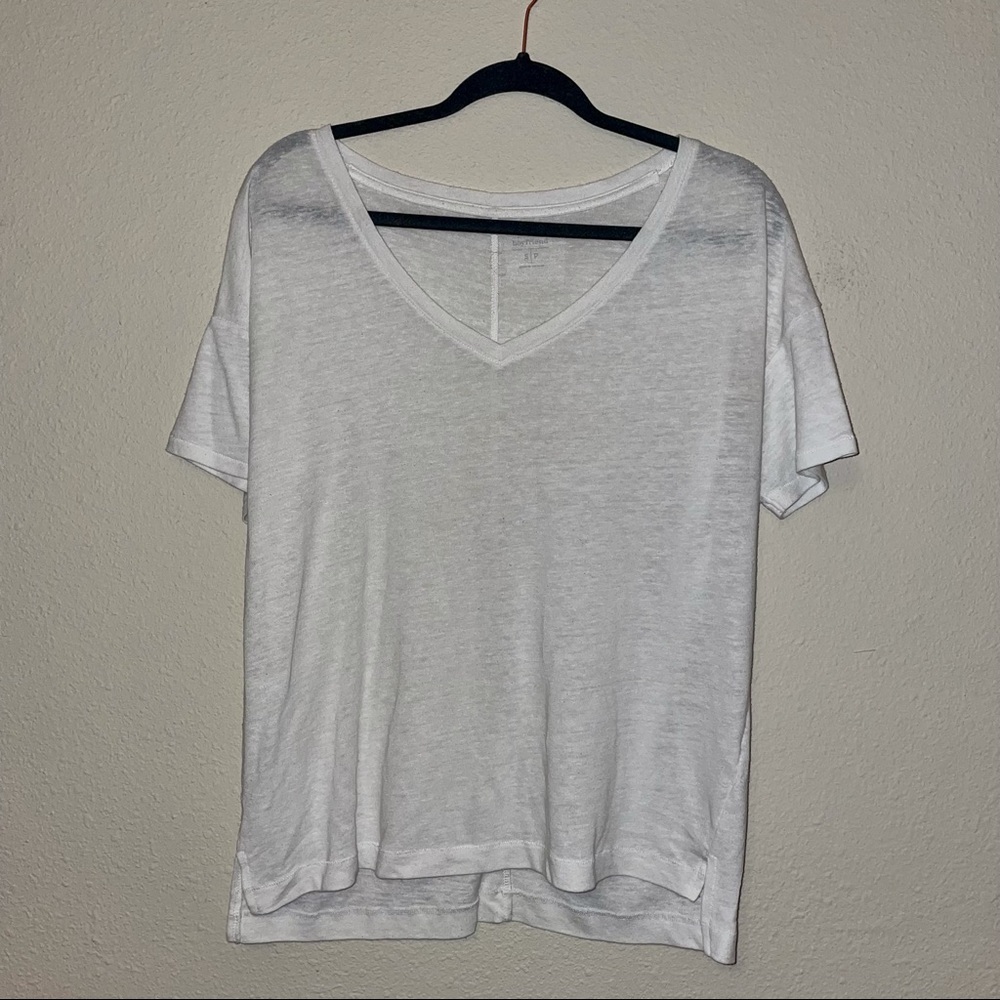 Old Navy v-neck boyfriend tshirt